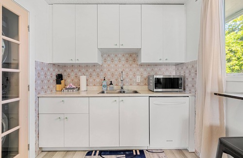 Southeast Calgary House | 2428M-KingBed/3BR/Sleep8/Quiet/MainFL/Family/FullKitchen