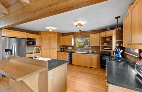 Pleasant Valley House | 243 m² House ∙ 3 bedrooms ∙ 8 guests