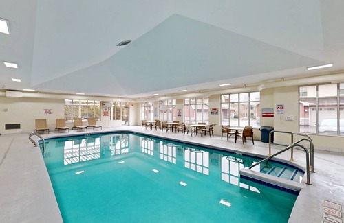 Lake Delton Condo | 244 m² Condo ∙ 4 bedrooms ∙ 12 guests