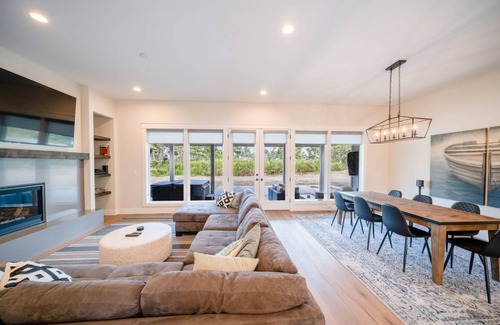 Surf Pines House | 244 m² House ∙ 4 bedrooms ∙ 8 guests