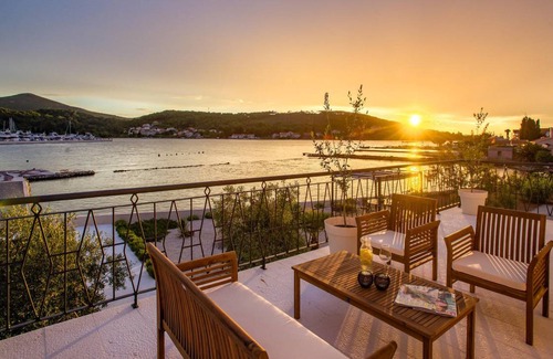 Sutomiscica House | 245 m² House ∙ 4 bedrooms ∙ 10 guests