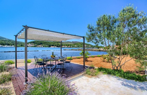 Sutomiscica House | 245 m² House ∙ 4 bedrooms ∙ 10 guests