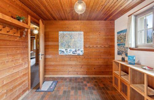 Wengen Ski Chalet | 246 m² Chalet ∙ 4 bedrooms ∙ 10 guests