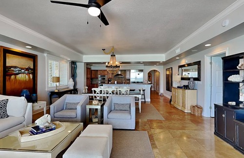 Crystal Beach Condo | 247 m² Condo ∙ 5 bedrooms ∙ 12 guests