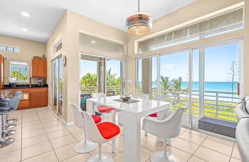 Melbourne Beach House | 247 m² House ∙ 3 bedrooms ∙ 8 guests