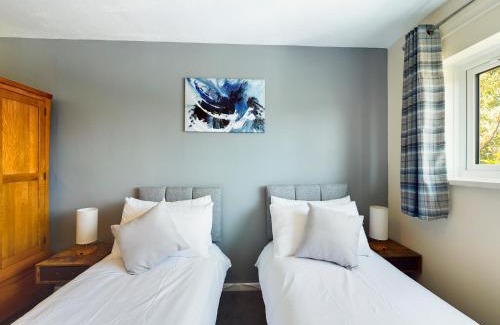 Telford Apartment | 247 Serviced Accommodation in Telford- 3BR HOUSE