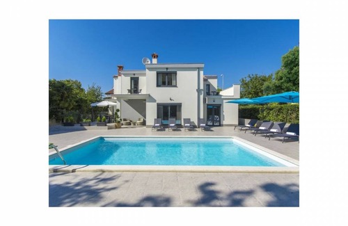 Spadici Villa | 248 m² Villa ∙ 4 bedrooms ∙ 9 guests