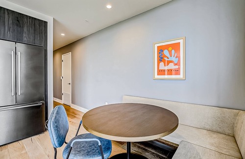 Rainey Street Historic District Condo | 24th floor - Corner condo - lake-view balcony - rooftop pool & gym