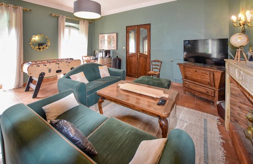 Entraigues-sur-la-Sorgue House | 250 m² House ∙ 3 bedrooms ∙ 7 guests