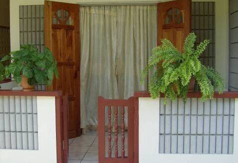 Les Coteaux Bed & Breakfast | 25 m² Bed and breakfast ∙ 3 bedrooms ∙ 4 guests