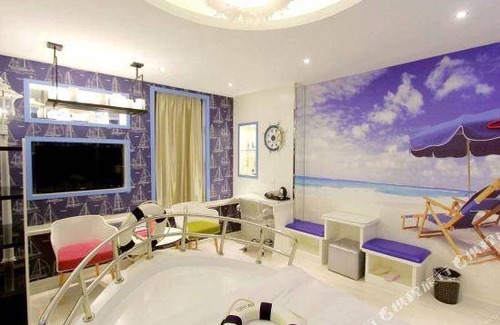Qingdao City Center Hotel | 25 m² Hotel ∙ 3 guests