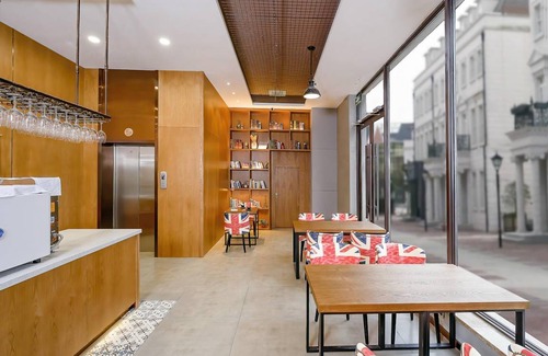 Huanggu Hotel | 25 m² Hotel ∙ 6 bedrooms ∙ 3 guests