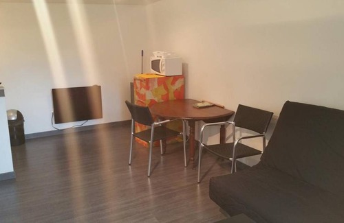 Saint-Ay Apartment | 25 m² Studio flat ∙ 1 bedroom ∙ 2 guests