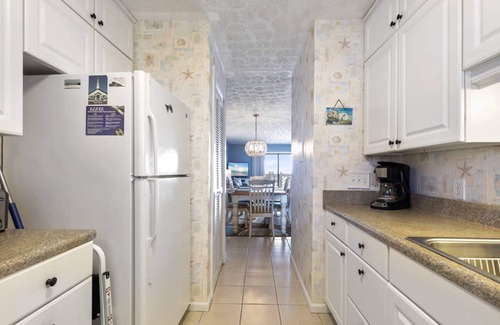 Garden City Condo | *25% off June & 20% off new stays through August*