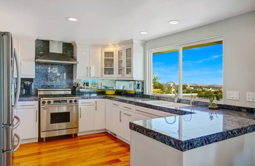 Ventura House | 25% Off Sept 11-14, Amazing Ocean Views, W/Hot Tub