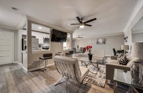 Grand Prairie Apartment | 25% OFF Upgraded 2BD Unit w/Charming Patio - Grand Prairie GP54C