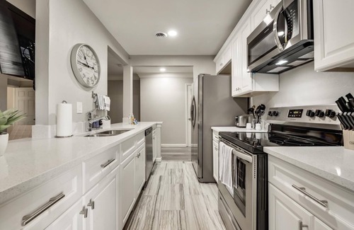 Grand Prairie Apartment | 25% OFF Upgraded 2BD Unit w/Charming Patio - Grand Prairie GP54C