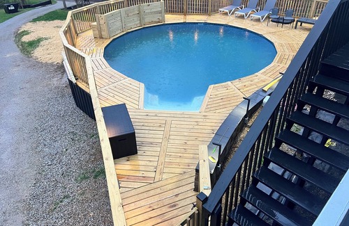 Laurelville Cabin | 25' Round Heated pool & Pickleball May 1st to October 31st. May Reduced Rates