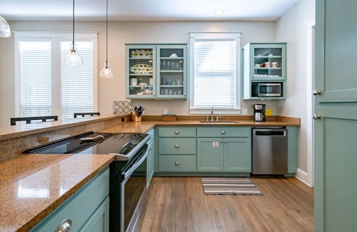 Seagrove Beach House | 25% SALE Thru FALL~Follow The Heron~Summers Edge S/D~2 Community Pools~BeachGear