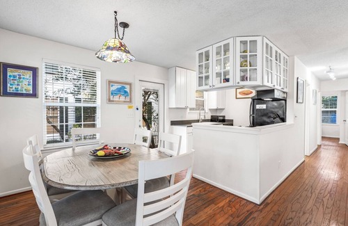 Seagrove Beach House | 25% SALE Thru FALL~Moondance~Pet Friendly~Heated Pool~Walk to Beach/Seaside~Gear