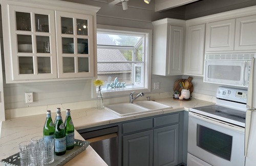 Kiwanda Shores House | 25 Steps to Beach! Bright & Stylish Beach Cottage