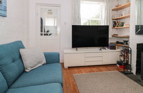 New Forest District Cottage | 25 WATERLOO ROAD, pet friendly, with open fire in Lymington