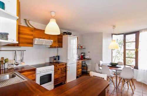 San Miguel de Meruelo Villa | 250 m² Villa ∙ 1 bedroom ∙ 11 guests