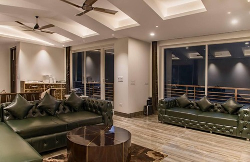 Kumarhatti Apartment | 250 m² Apartment ∙ 4 guests