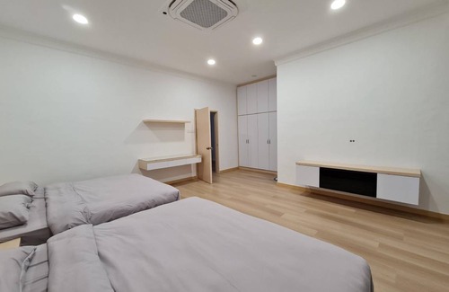 Muar House | 250 m² Bungalow ∙ 4 bedrooms ∙ 10 guests