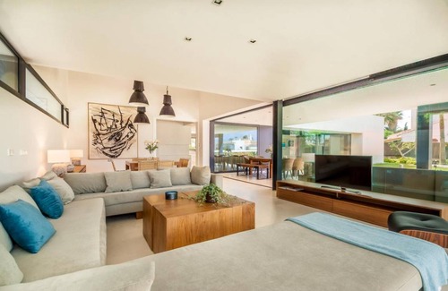 Cabo Roche House | 250 m² House ∙ 5 bedrooms ∙ 10 guests
