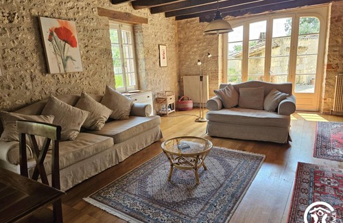 Livers-Cazelles House | 250 m² Gîte ∙ 6 bedrooms ∙ 12 guests