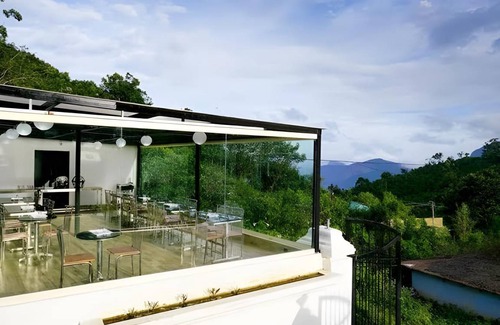 Periyur Hotel | 250 m² Hotel ∙ 3 guests