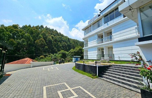 Periyur Hotel | 250 m² Hotel ∙ 3 guests