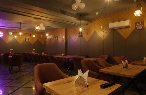 IMT Manesar Hotel | 250 m² Hotel ∙ 2 guests