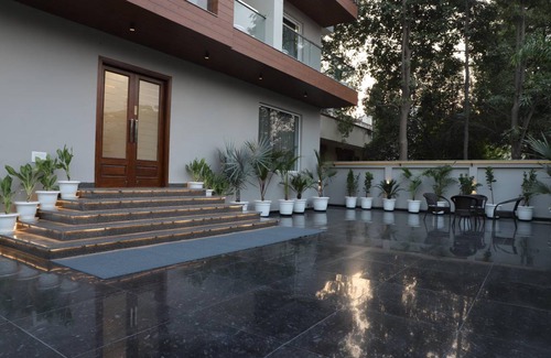 IMT Manesar Hotel | 250 m² Hotel ∙ 2 guests