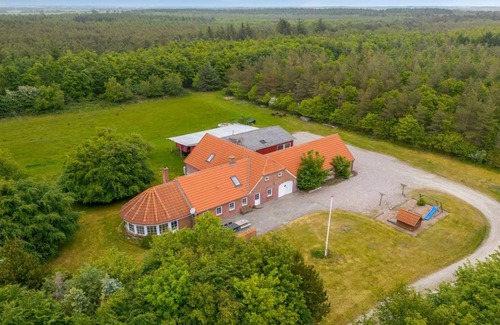 Vemb House | 250 m² House ∙ 1 bedroom ∙ 14 guests