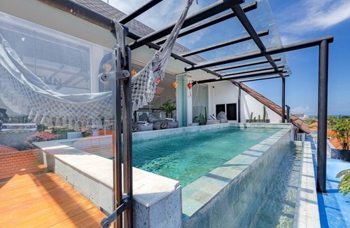 Batubelig House | 250 m² House ∙ 2 bedrooms ∙ 4 guests