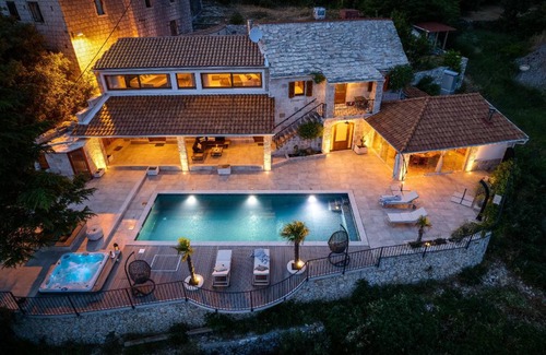 Jesenice House | 250 m² House ∙ 3 bedrooms ∙ 10 guests