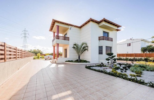 Asgourou House | 250 m² House ∙ 3 bedrooms ∙ 7 guests