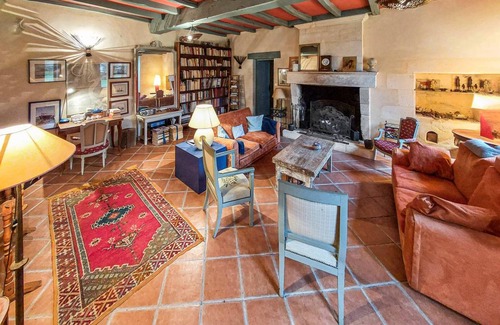 Geay House | 250 m² House ∙ 5 bedrooms ∙ 8 guests
