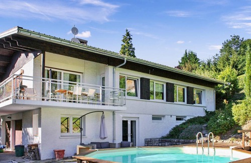 Bluffy House | 250 m² House ∙ 7 bedrooms ∙ 8 guests
