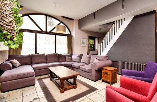 Menil House | 250 m² House ∙ 7 bedrooms ∙ 20 guests