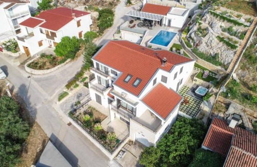 Peracko Blato House | 250 m² House ∙ 3 bedrooms ∙ 7 guests
