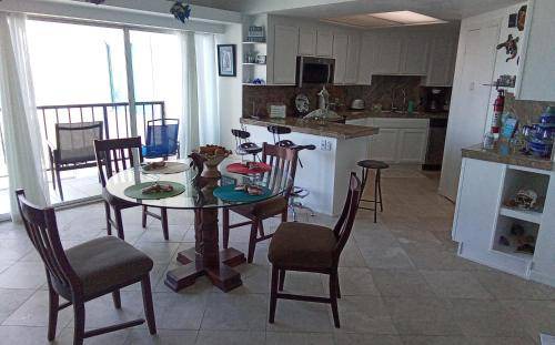 Centro Playas Apartment | 250 m² Serviced apartment ∙ 2 bedrooms ∙ 8 guests