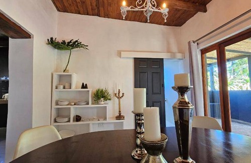 Swellendam Villa | 250 m² Villa ∙ 1 bedroom ∙ 2 guests