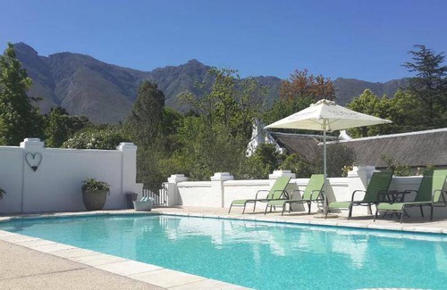 Swellendam Villa | 250 m² Villa ∙ 1 bedroom ∙ 2 guests