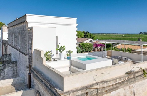 Taranto Villa | 250 m² Villa ∙ 2 bedrooms ∙ 6 guests