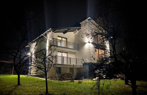 Hadzici Villa | 250 m² Villa ∙ 3 bedrooms ∙ 9 guests