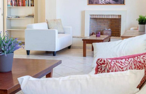Melissopetra Villa | 250 m² Villa ∙ 4 bedrooms ∙ 10 guests