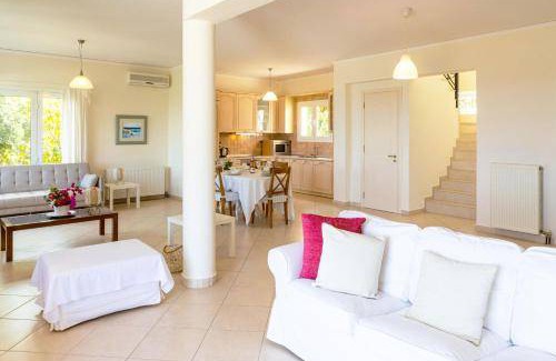 Melissopetra Villa | 250 m² Villa ∙ 4 bedrooms ∙ 10 guests